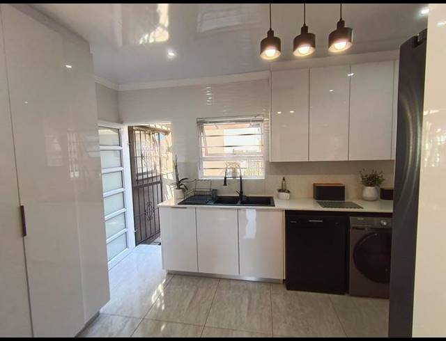 4 BEDROOM HOUSE FOR SALE IN BRACKENDOWNS